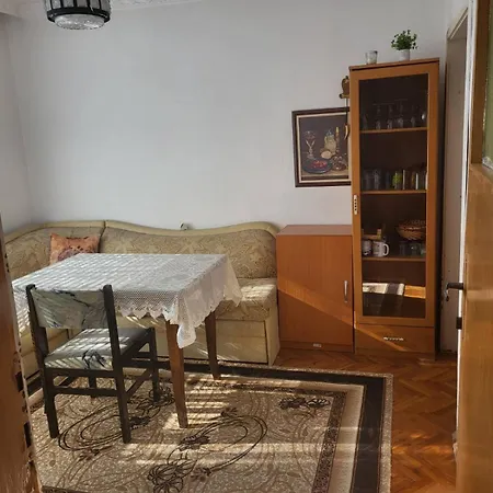 стоянови 公寓 普里莫尔斯科